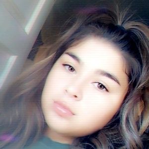 Meet your Posher, Elise